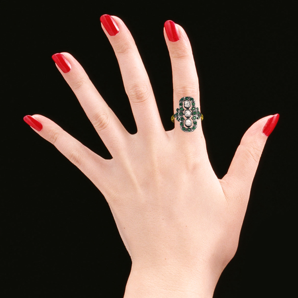 https://goldiam.co.il/sites/default/files/144_hand_emerald.jpg