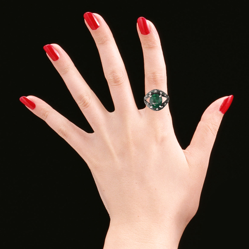 https://goldiam.co.il/sites/default/files/174_hand_emerald.jpg