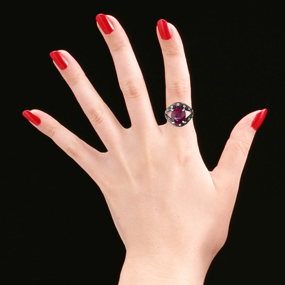 https://goldiam.co.il/sites/default/files/174_hand_ruby_0.jpg