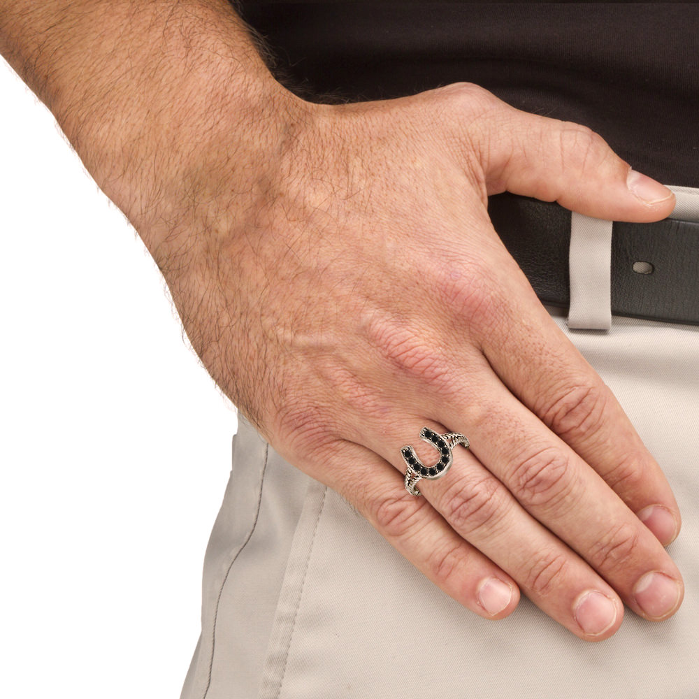 https://goldiam.co.il/sites/default/files/R45520-1_hand_men_0.jpg