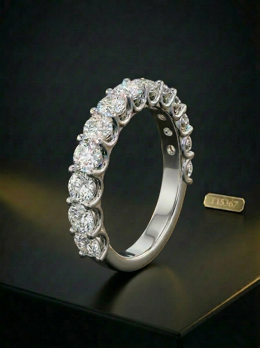 טבעת יוקרתית בעיצוב קלאסי 