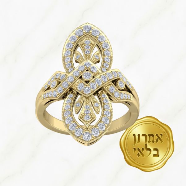 טבעת זהב בעבודת יד עם מסגרת יהלומים כפולה ועיטורים עדינים
