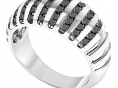 תכשיטים בעיצוב אישי עם יהלומים שחורים