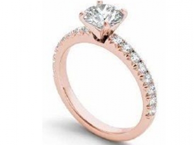 טבעת בעיצוב סוליטר ובשיבוץ יהלומים לאישה