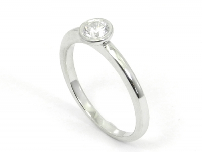 טבעת יהלום סוליטר פשוטה ויפה