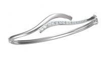 צמיד BANGLE משובץ יהלומים.