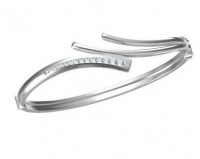 צמיד BANGLE משובץ יהלומים.