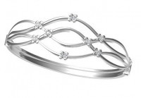 צמיד BANGLE משובץ יהלומים.