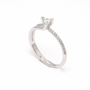 טבעת יהלום 0.17 קראט בעיצוב עם זרוע מפוצלת - UNIVERSE